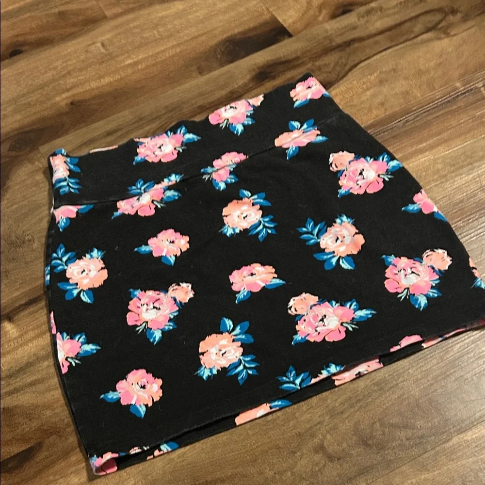 Floral Black Skirt - Picture 7 of 8